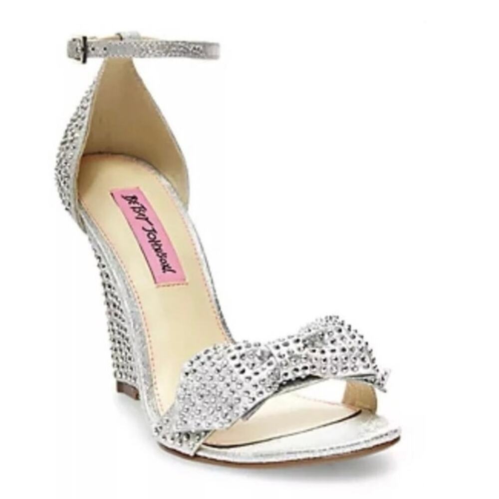 Womens Betsey Johnson Delancyy Wedge Sparkle Dress
Sandals - Silver